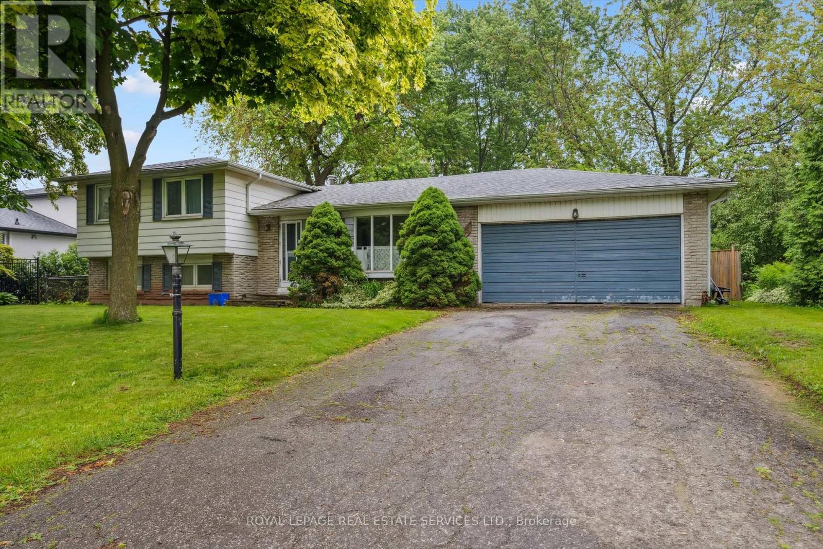 2138 Rebecca Street, Oakville, Ontario  L6L 2A5 - Photo 1 - W12212074