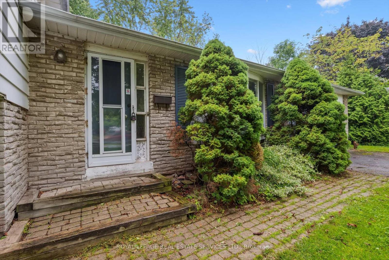 2138 Rebecca Street, Oakville, Ontario  L6L 2A5 - Photo 4 - W12212074