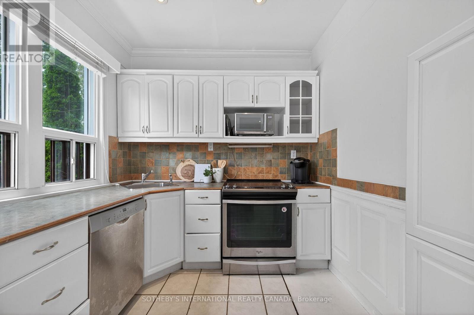 23 Morland Road, Toronto, Ontario  M6S 2M7 - Photo 14 - W12212087