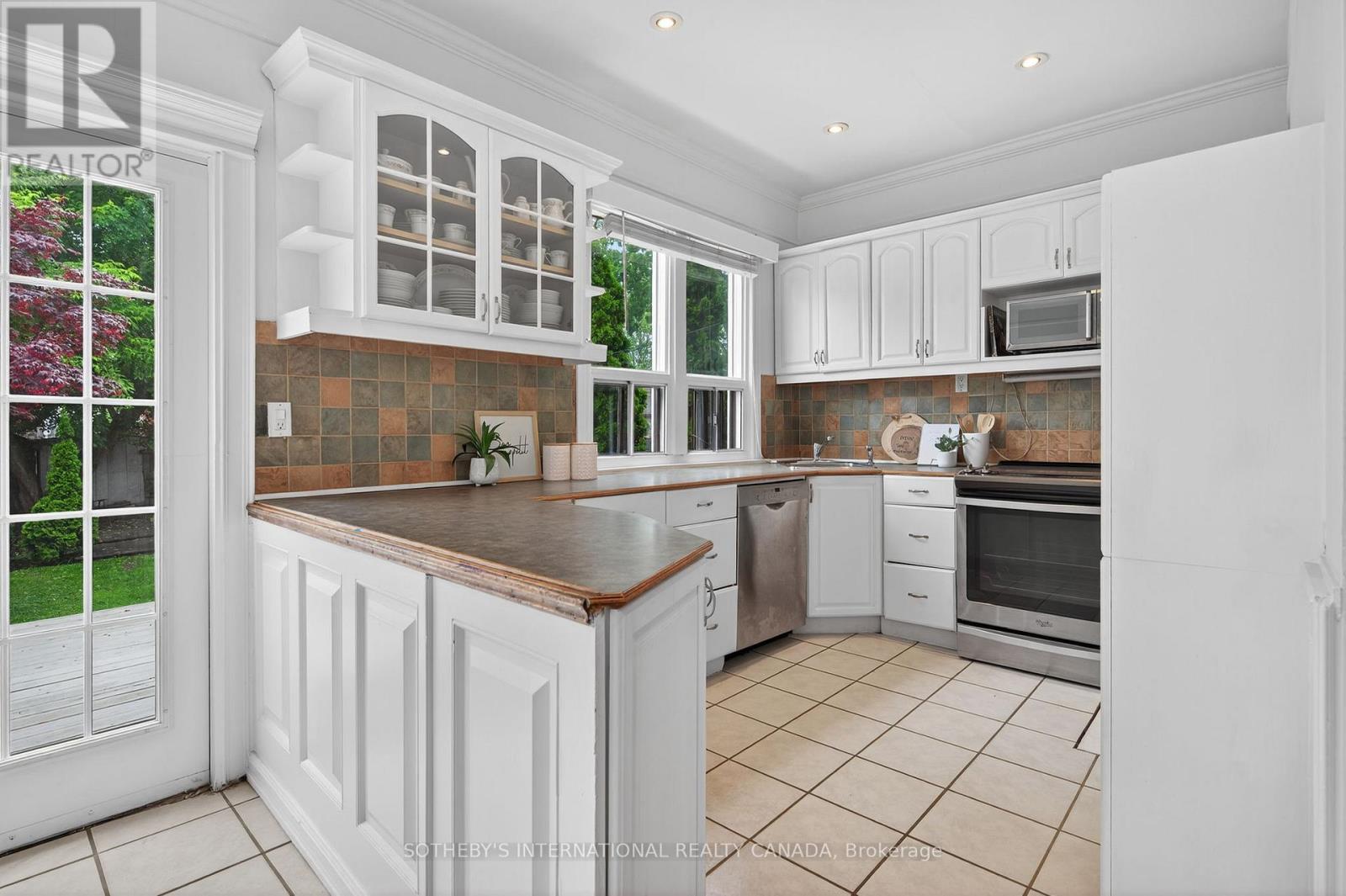 23 Morland Road, Toronto, Ontario  M6S 2M7 - Photo 16 - W12212087