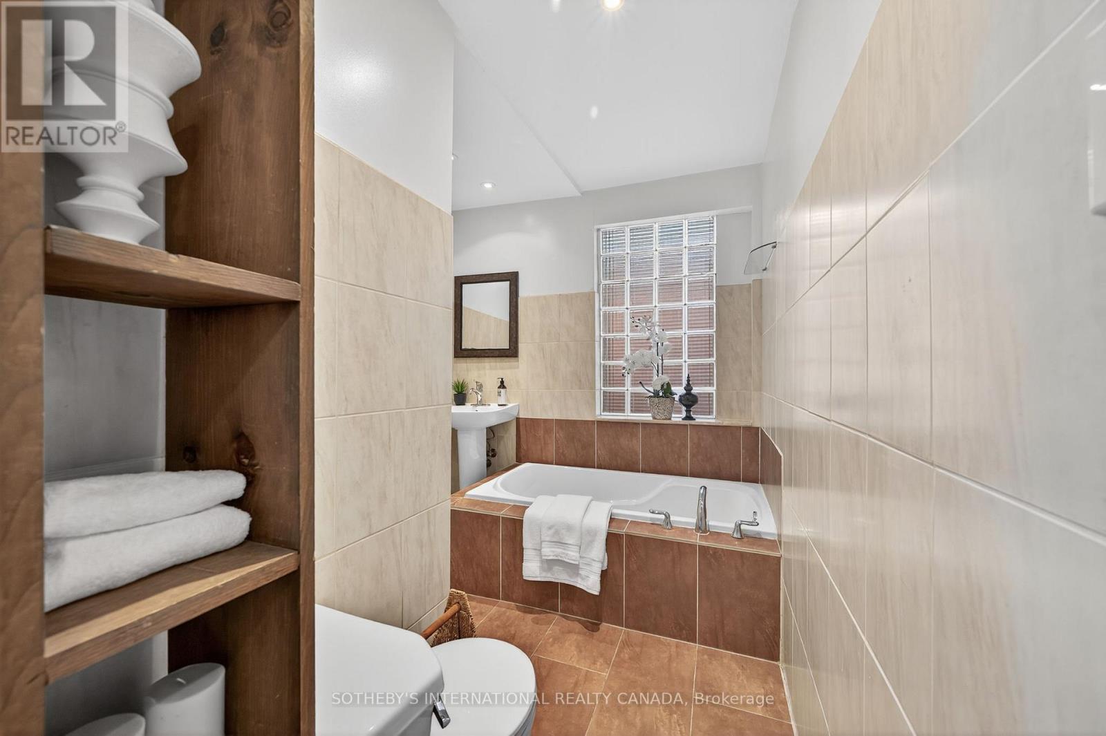 23 Morland Road, Toronto, Ontario  M6S 2M7 - Photo 28 - W12212087