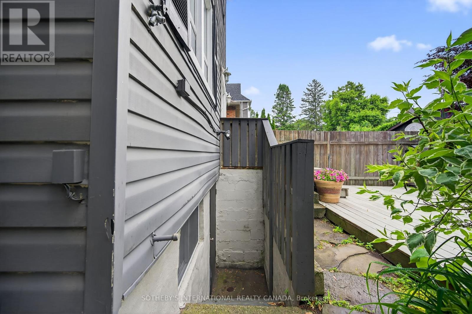 23 Morland Road, Toronto, Ontario  M6S 2M7 - Photo 35 - W12212087