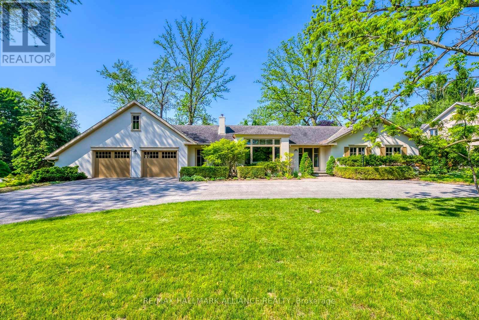 174 CHARTWELL ROAD, Oakville, Ontario