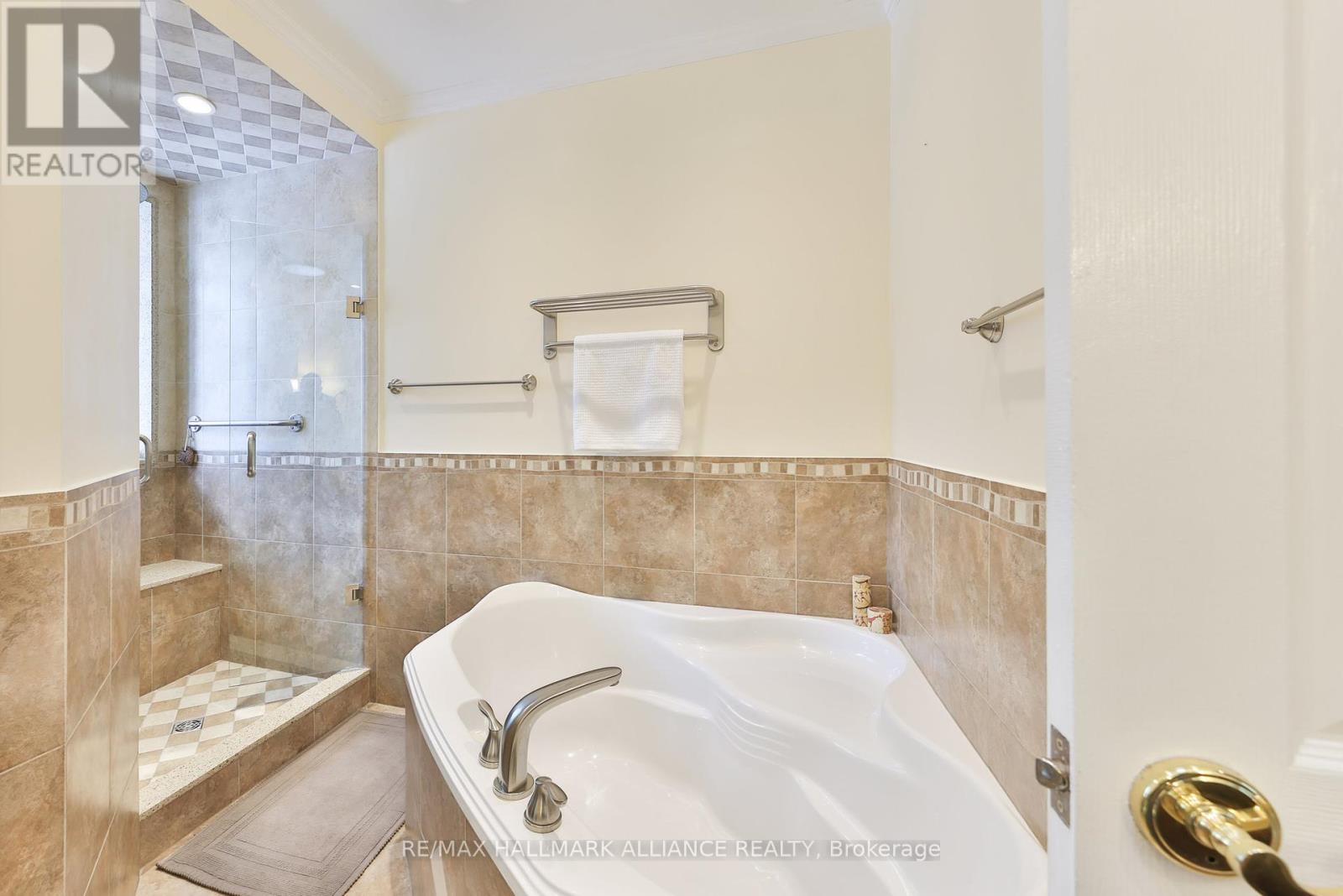 174 Chartwell Road, Oakville, Ontario  L6J 3Z8 - Photo 11 - W12212101