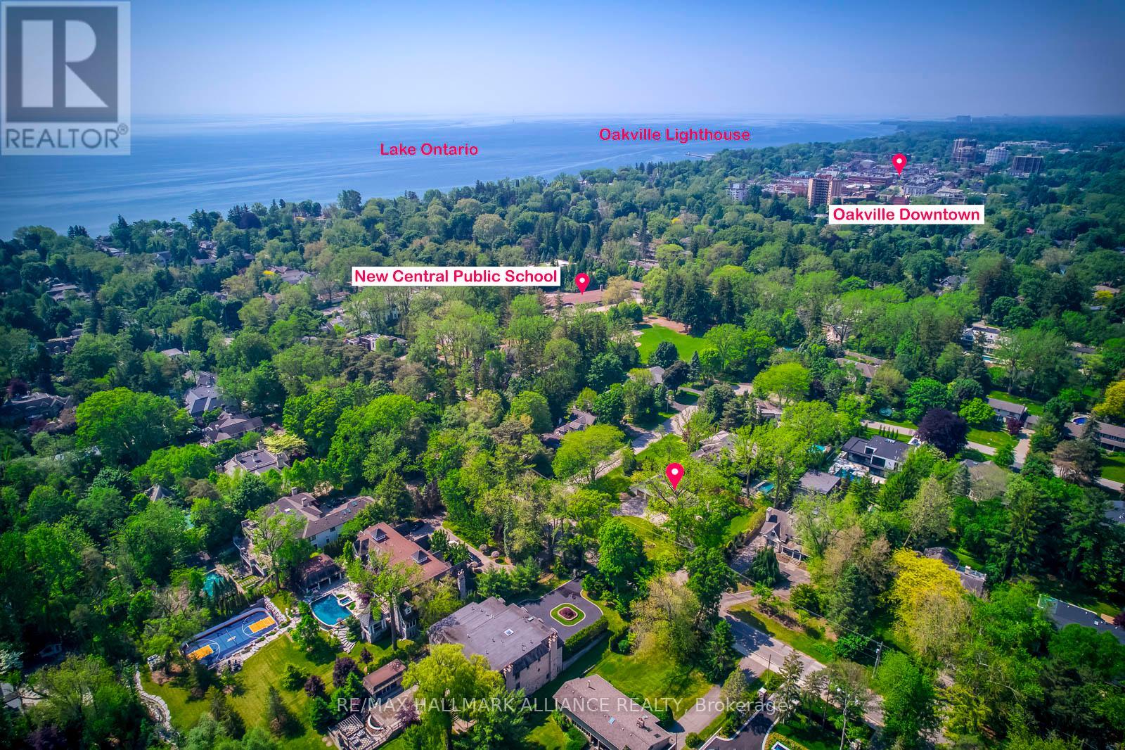 174 Chartwell Road, Oakville, Ontario  L6J 3Z8 - Photo 2 - W12212101