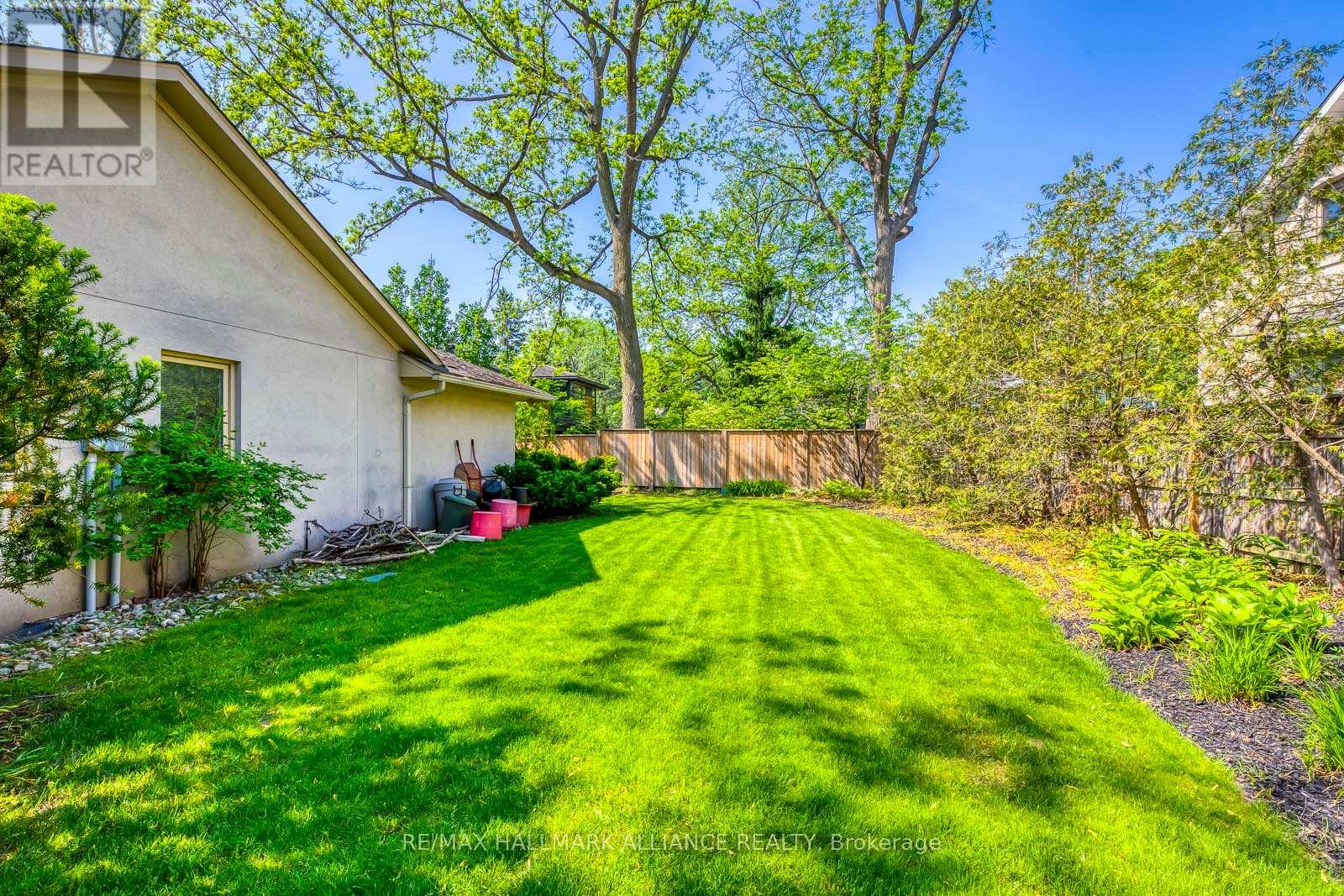 174 Chartwell Road, Oakville, Ontario  L6J 3Z8 - Photo 43 - W12212101