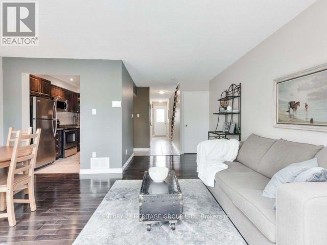 86 Collins Crescent, Brampton, Ontario  L6V 3N1 - Photo 2 - W12212112
