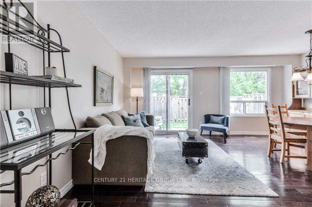 86 Collins Crescent, Brampton, Ontario  L6V 3N1 - Photo 5 - W12212112
