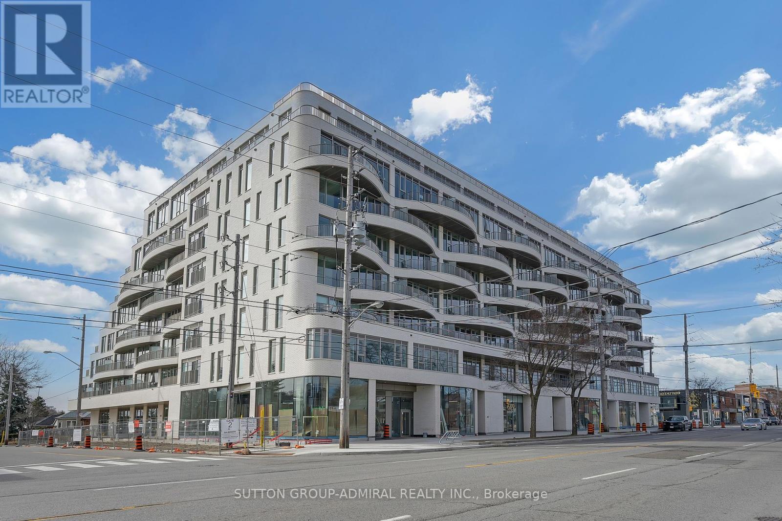 510 - 689 THE QUEENSWAY, Toronto, Ontario