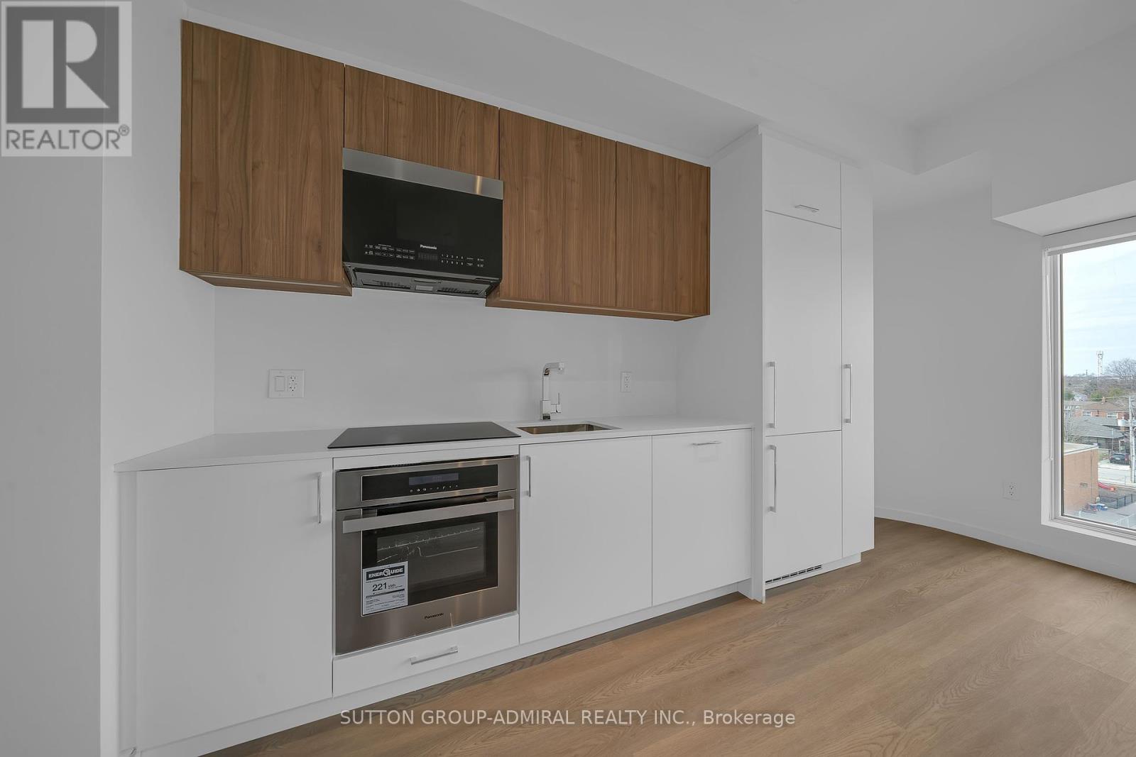 510 - 689 The Queensway, Toronto, Ontario  M8Y 1L1 - Photo 10 - W12212115