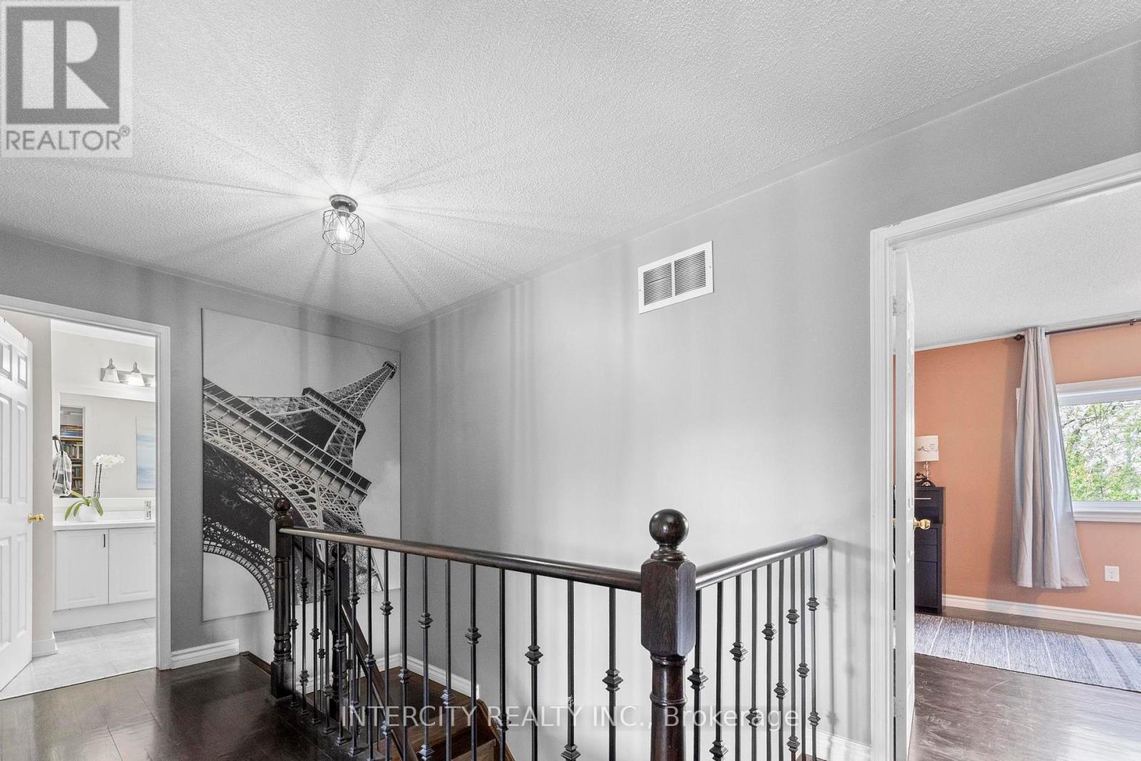 5409 Duchess Court, Burlington, Ontario  L7L 6Z4 - Photo 18 - W12212121