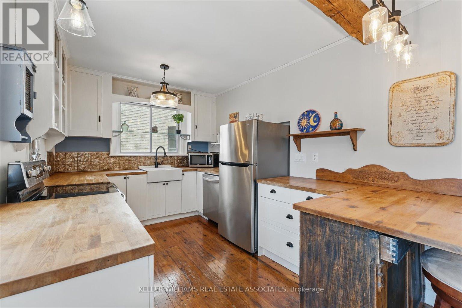 30 Oakwood Avenue S, Mississauga, Ontario  L5G 3L3 - Photo 16 - W12212158