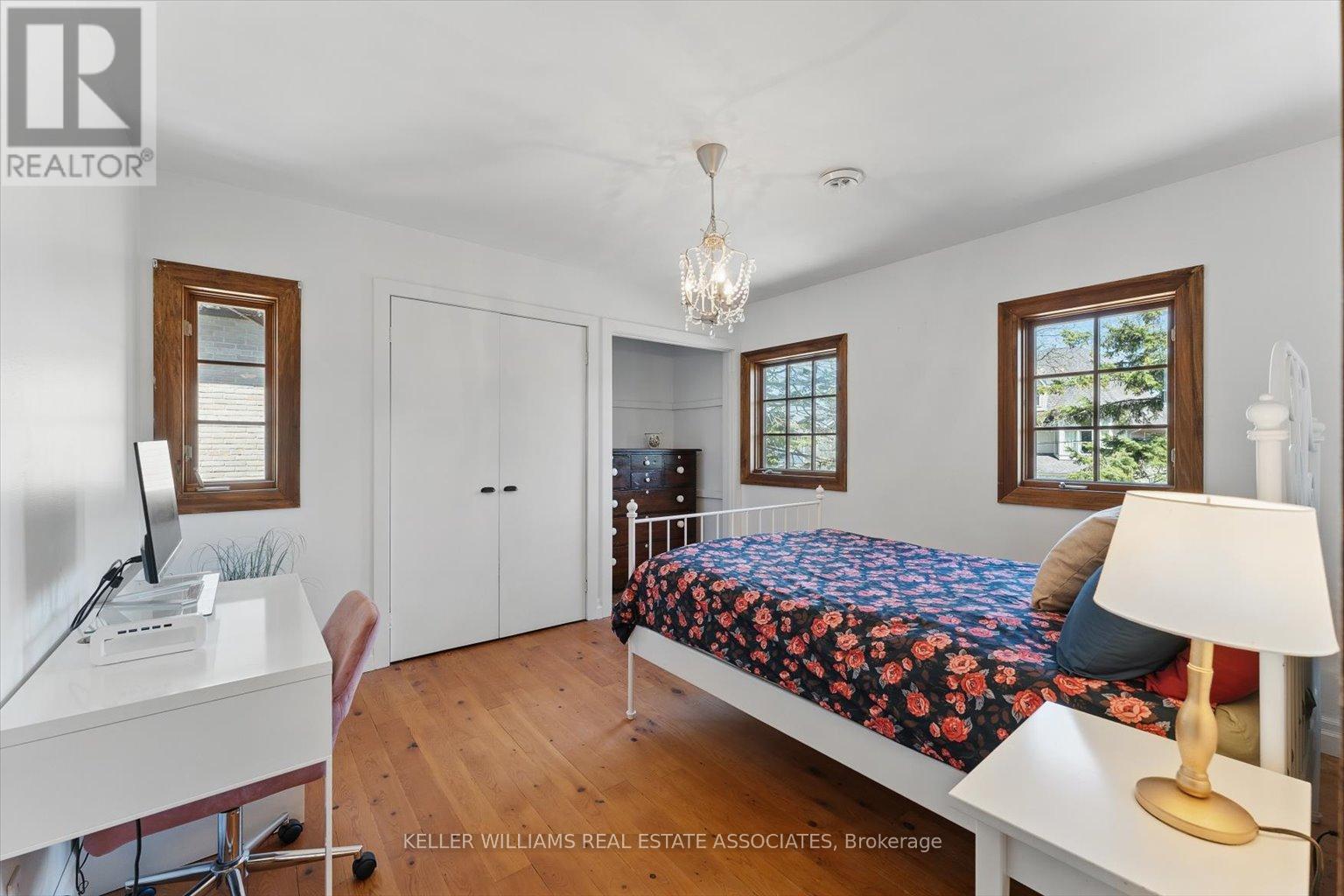 30 Oakwood Avenue S, Mississauga, Ontario  L5G 3L3 - Photo 26 - W12212158
