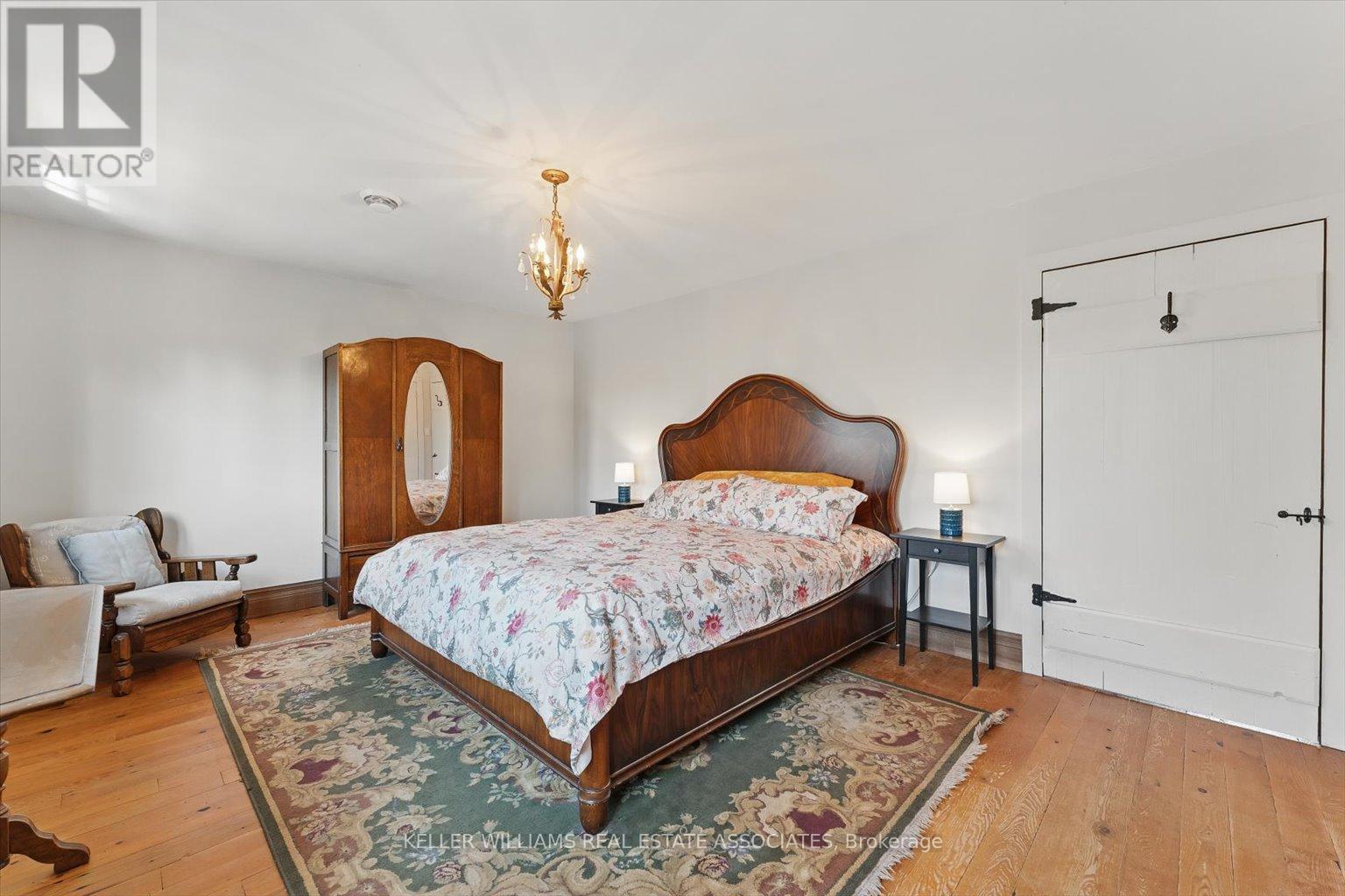30 Oakwood Avenue S, Mississauga, Ontario  L5G 3L3 - Photo 27 - W12212158