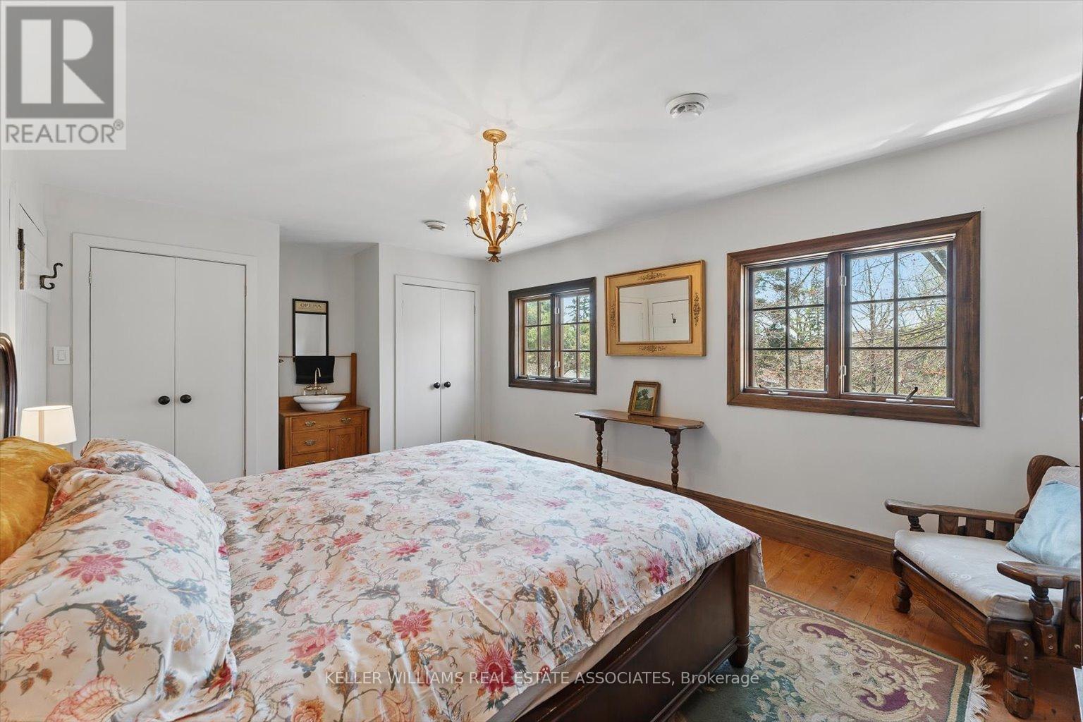 30 Oakwood Avenue S, Mississauga, Ontario  L5G 3L3 - Photo 28 - W12212158