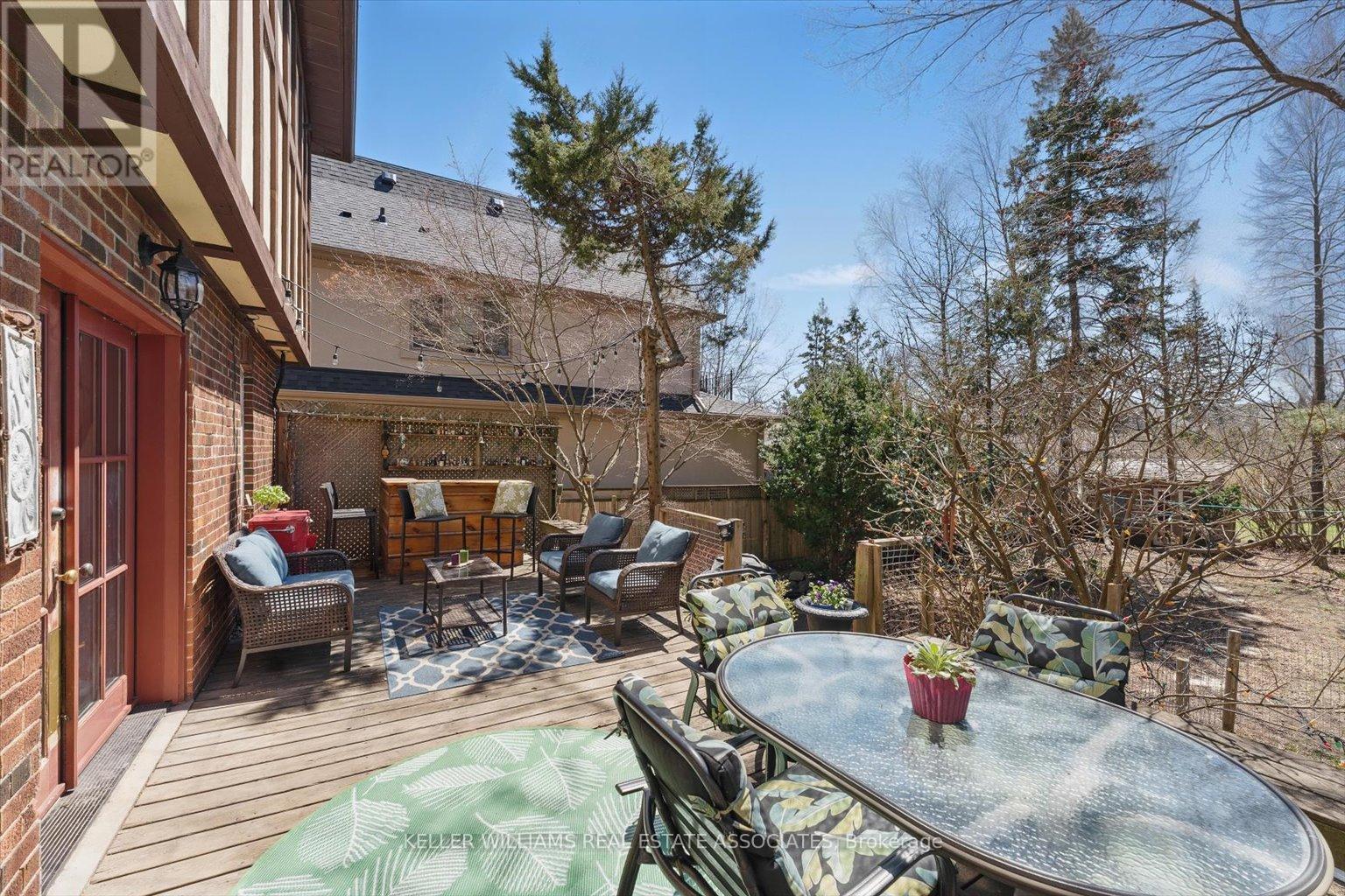 30 Oakwood Avenue S, Mississauga, Ontario  L5G 3L3 - Photo 39 - W12212158