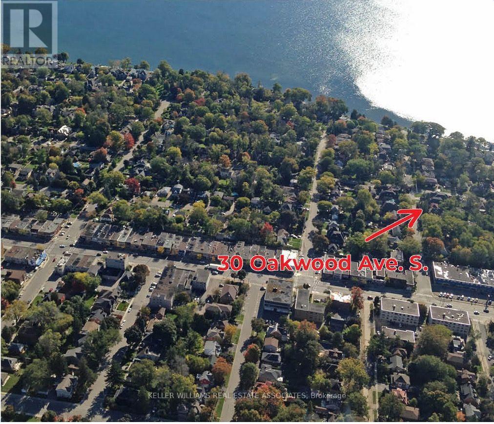 30 Oakwood Avenue S, Mississauga, Ontario  L5G 3L3 - Photo 7 - W12212158