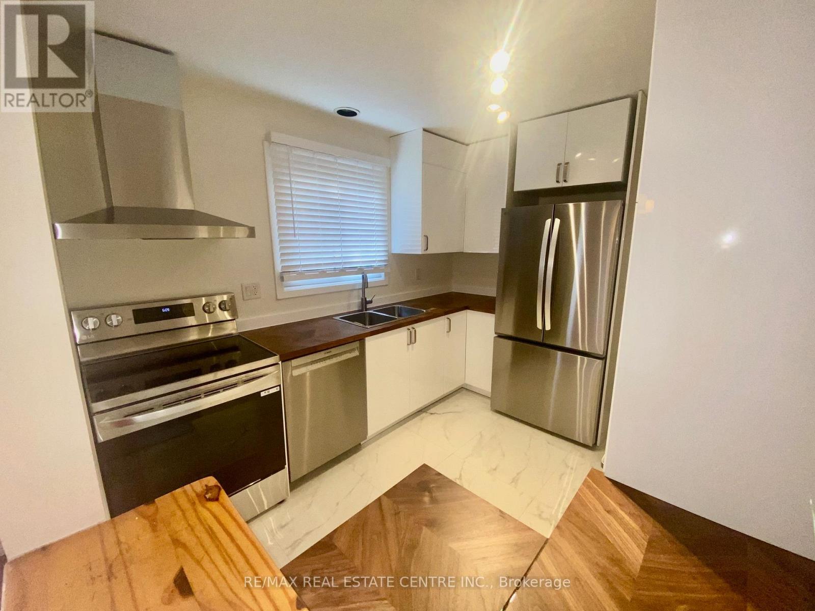 2767 Andorra Circle E, Mississauga, Ontario  L5N 2H8 - Photo 12 - W12212162