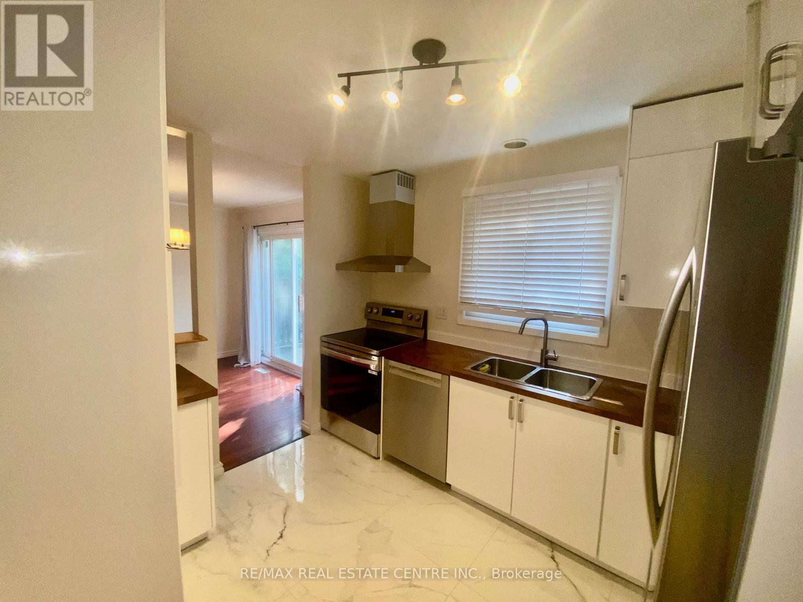 2767 Andorra Circle E, Mississauga, Ontario  L5N 2H8 - Photo 14 - W12212162