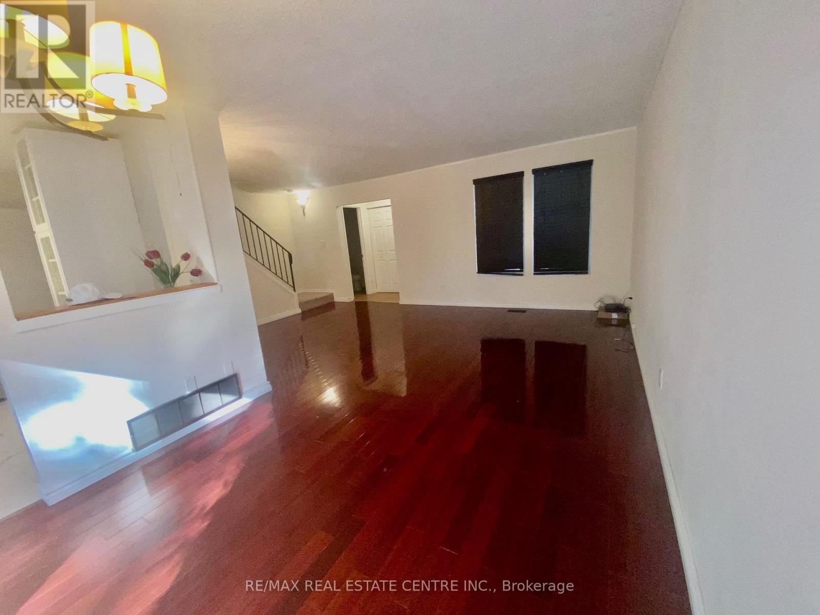 2767 Andorra Circle E, Mississauga, Ontario  L5N 2H8 - Photo 16 - W12212162