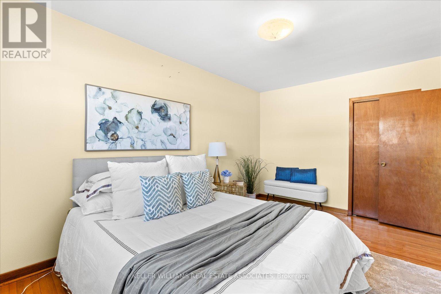 1127 Claredale Road, Mississauga, Ontario  L5G 1T7 - Photo 24 - W12212172