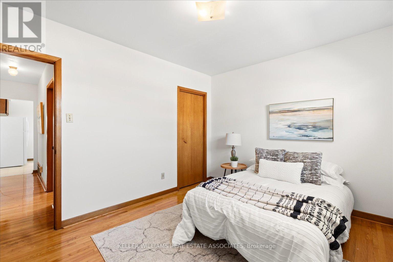 1127 Claredale Road, Mississauga, Ontario  L5G 1T7 - Photo 26 - W12212172