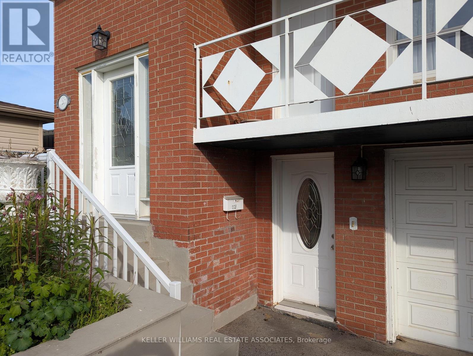 1127 Claredale Road, Mississauga, Ontario  L5G 1T7 - Photo 3 - W12212172