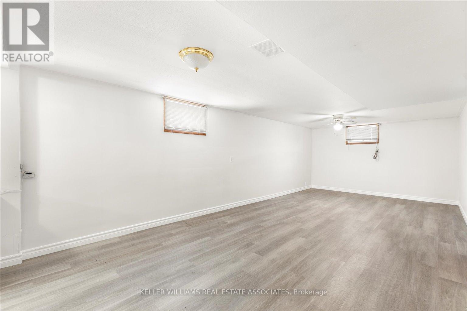 1127 Claredale Road, Mississauga, Ontario  L5G 1T7 - Photo 33 - W12212172
