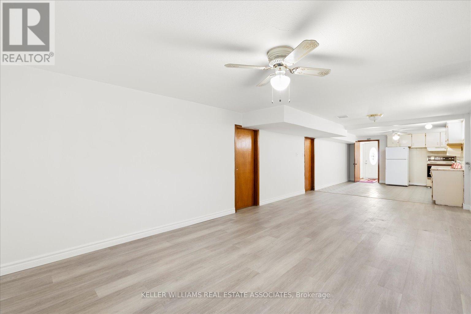 1127 Claredale Road, Mississauga, Ontario  L5G 1T7 - Photo 34 - W12212172