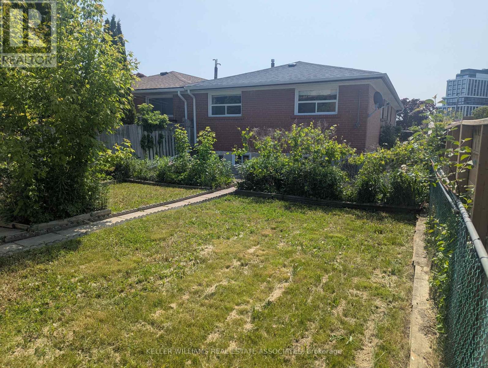 1127 Claredale Road, Mississauga, Ontario  L5G 1T7 - Photo 36 - W12212172
