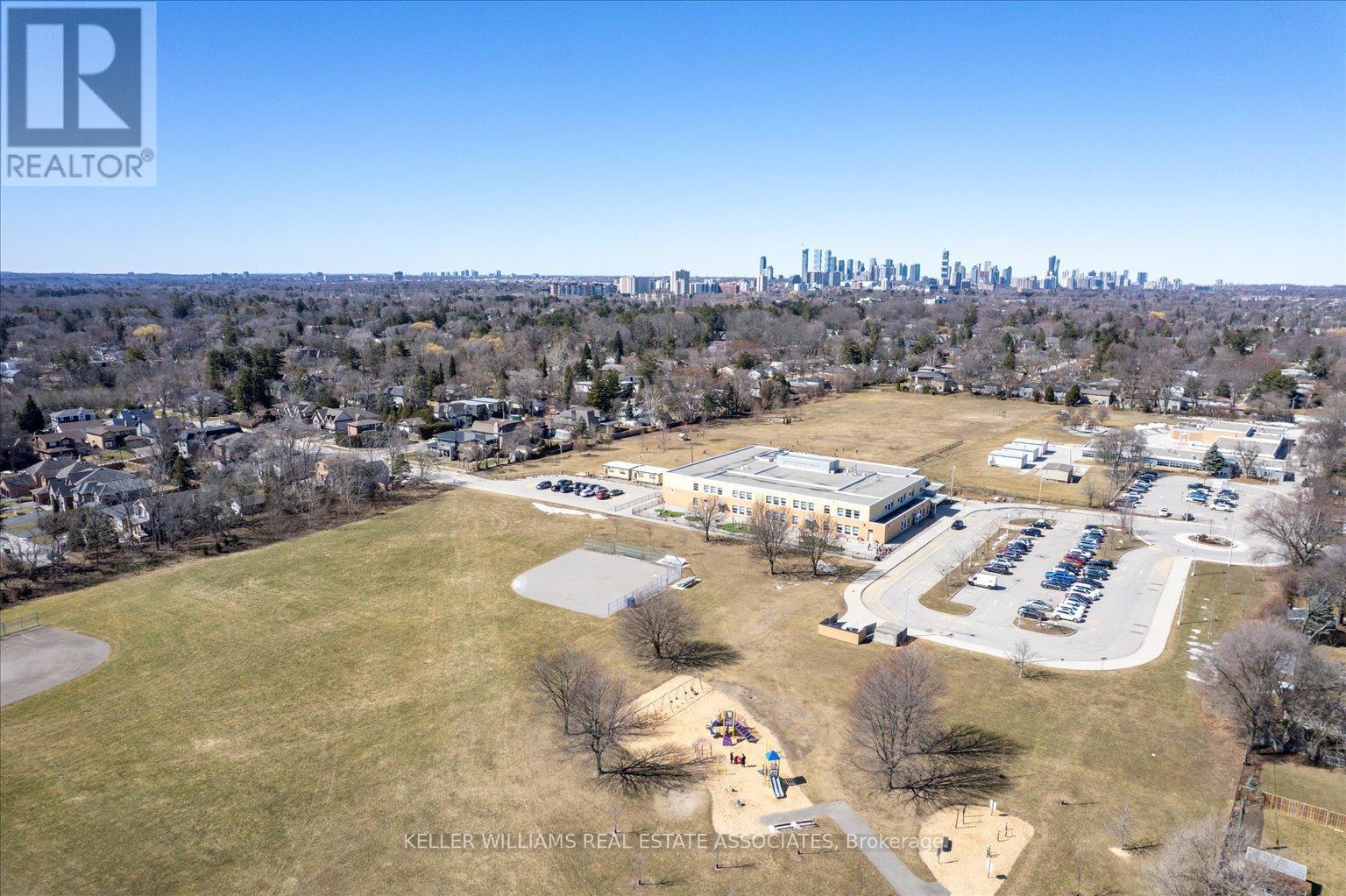 1127 Claredale Road, Mississauga, Ontario  L5G 1T7 - Photo 45 - W12212172
