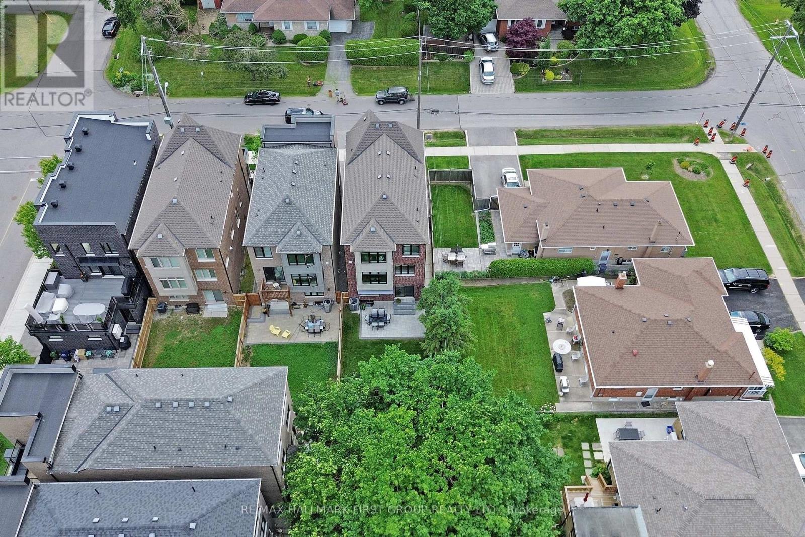 D - 27 Glen Agar Drive, Toronto (Princess-Rosethorn), Ontario  M9B 5L2 - Photo 48 - W12212196