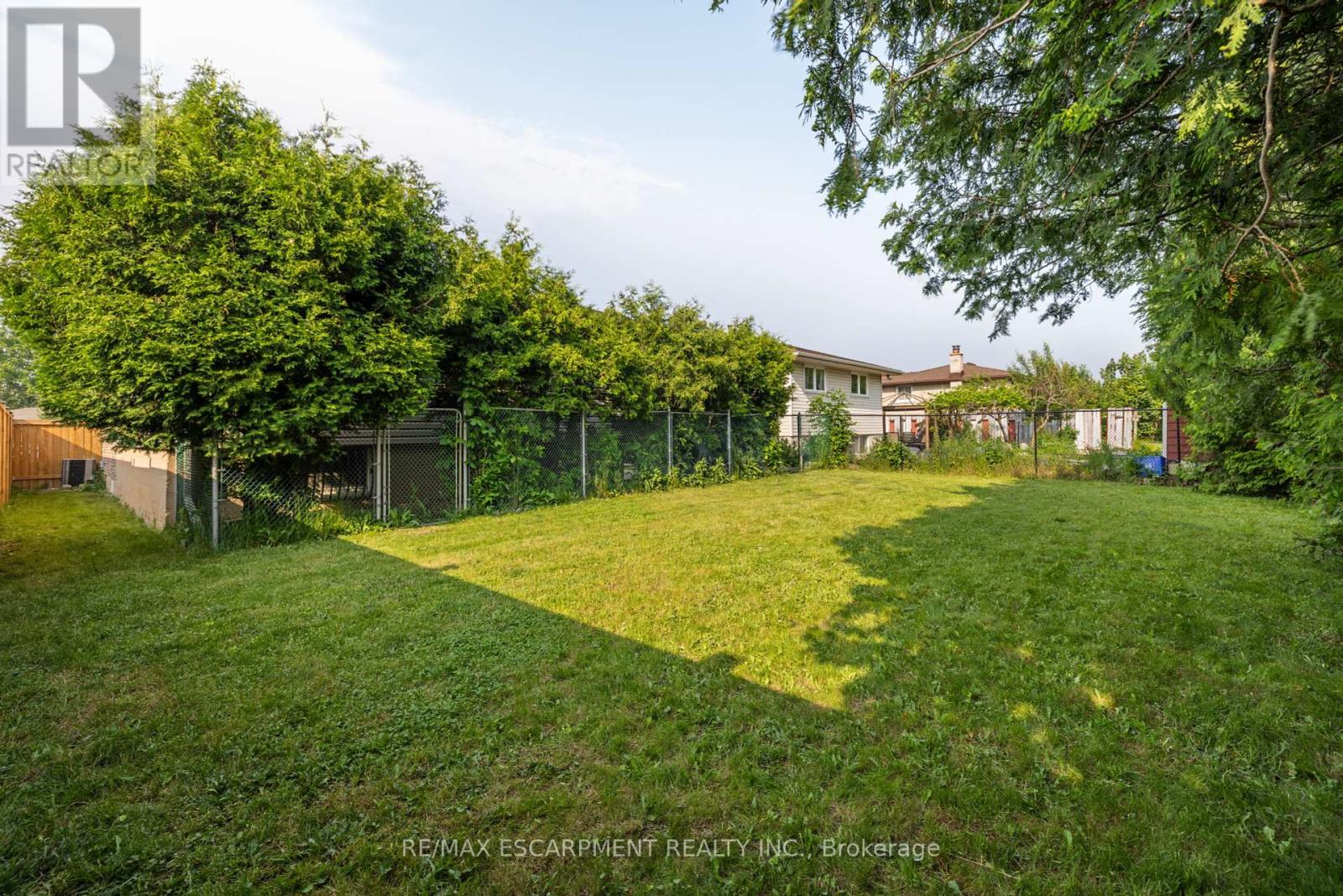 22 Glen Castle Drive, Hamilton, Ontario  L8G 2Z4 - Photo 37 - X12211992