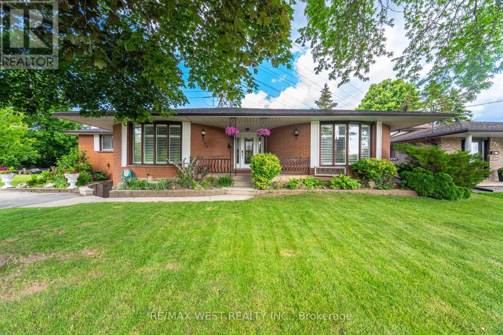500 MOUNT ALBION ROAD, Hamilton, Ontario