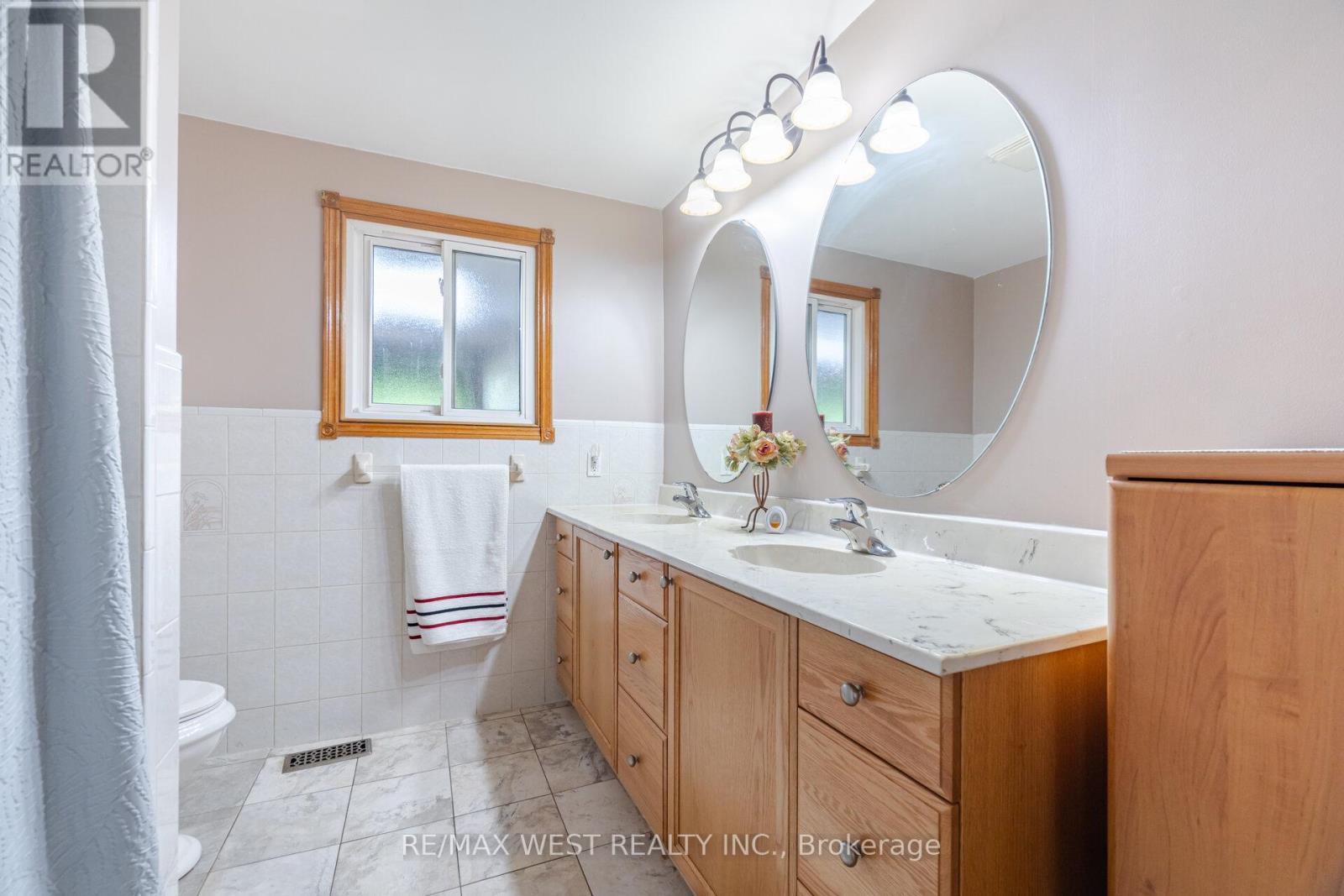 500 Mount Albion Road, Hamilton, Ontario  L8K 6E1 - Photo 17 - X12212005