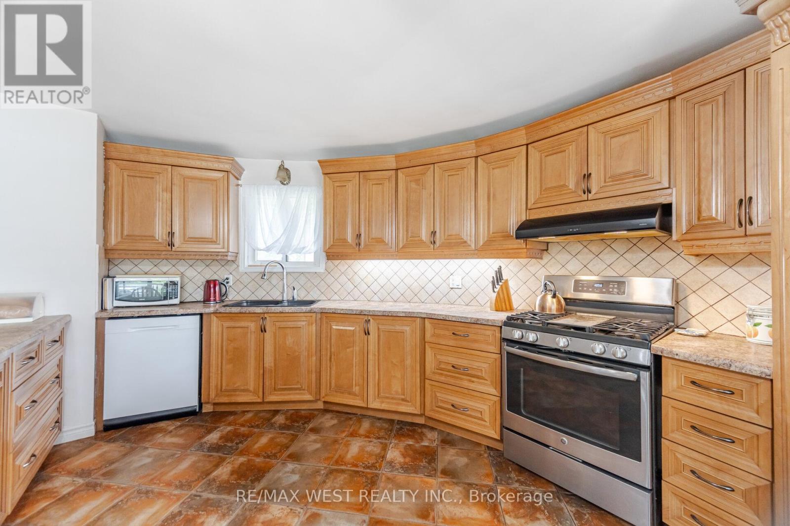 500 Mount Albion Road, Hamilton, Ontario  L8K 6E1 - Photo 5 - X12212005