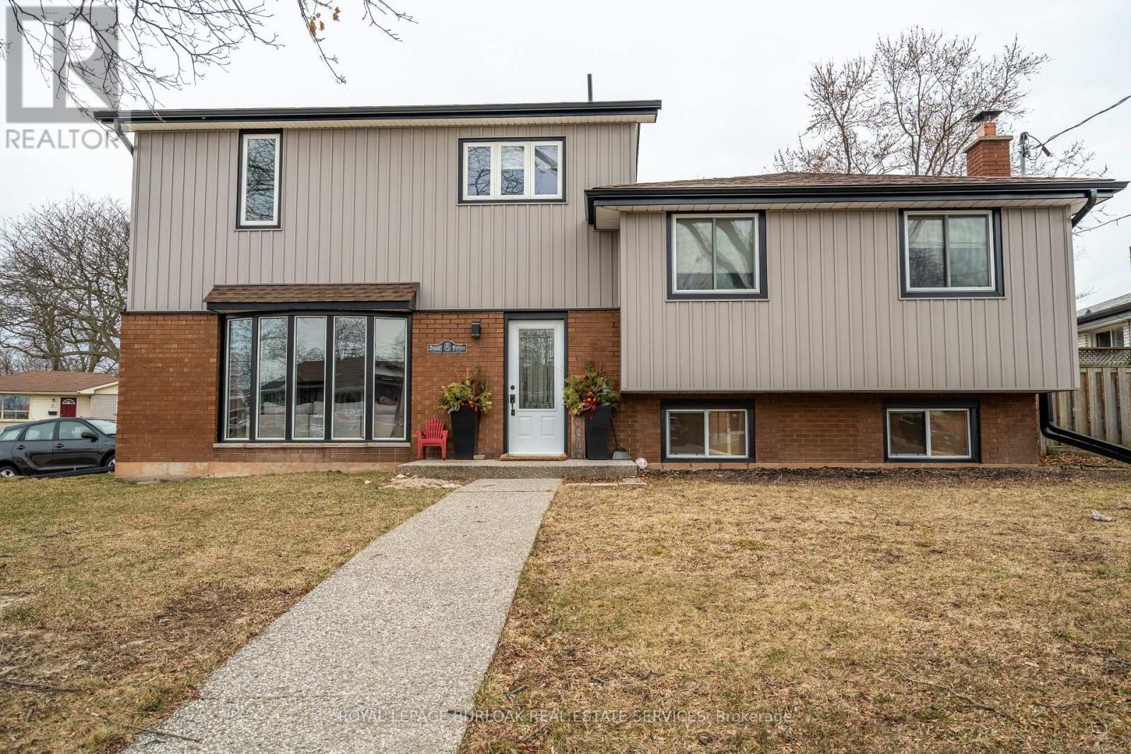 LOWER - 8 BANFF DRIVE, Hamilton, Ontario