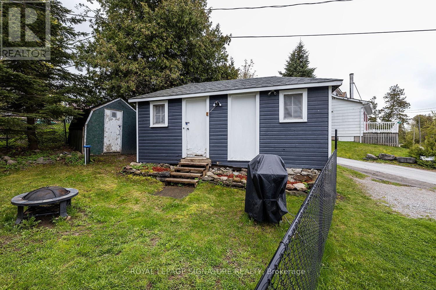 111 Hazel Street, Kawartha Lakes, Ontario  K0M 1L0 - Photo 26 - X12212052