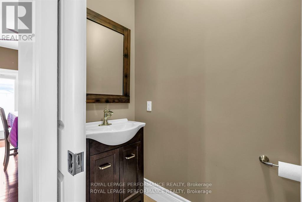 6685 Yacht Boulevard, South Glengarry, Ontario  K6H 7N6 - Photo 10 - X12212278