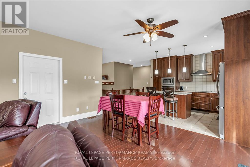 6685 Yacht Boulevard, South Glengarry, Ontario  K6H 7N6 - Photo 12 - X12212278