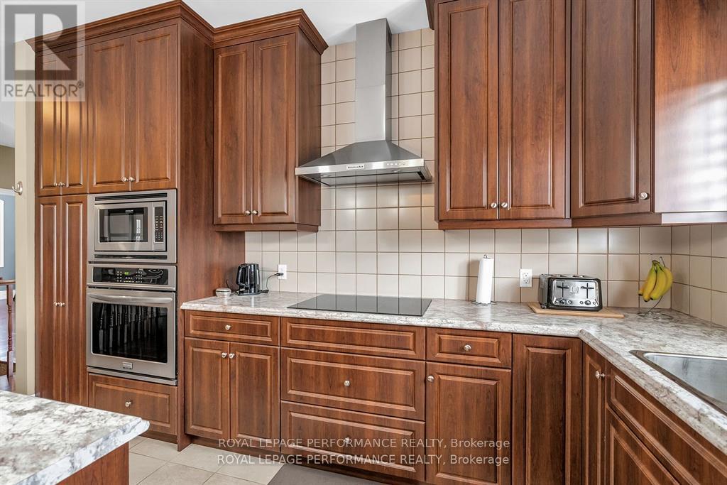 6685 Yacht Boulevard, South Glengarry, Ontario  K6H 7N6 - Photo 16 - X12212278