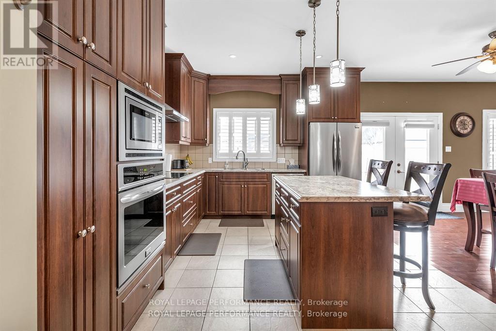 6685 Yacht Boulevard, South Glengarry, Ontario  K6H 7N6 - Photo 17 - X12212278