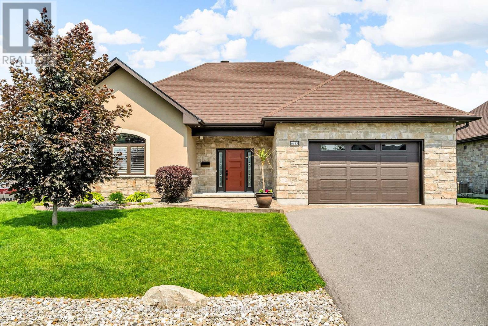 6685 Yacht Boulevard, South Glengarry, Ontario  K6H 7N6 - Photo 2 - X12212278