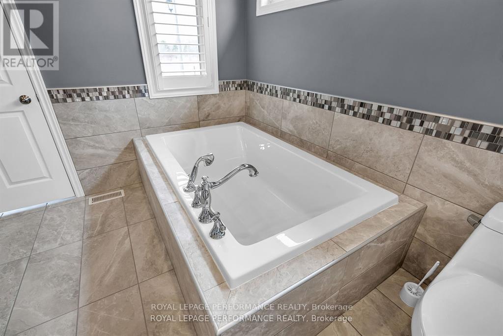 6685 Yacht Boulevard, South Glengarry, Ontario  K6H 7N6 - Photo 21 - X12212278