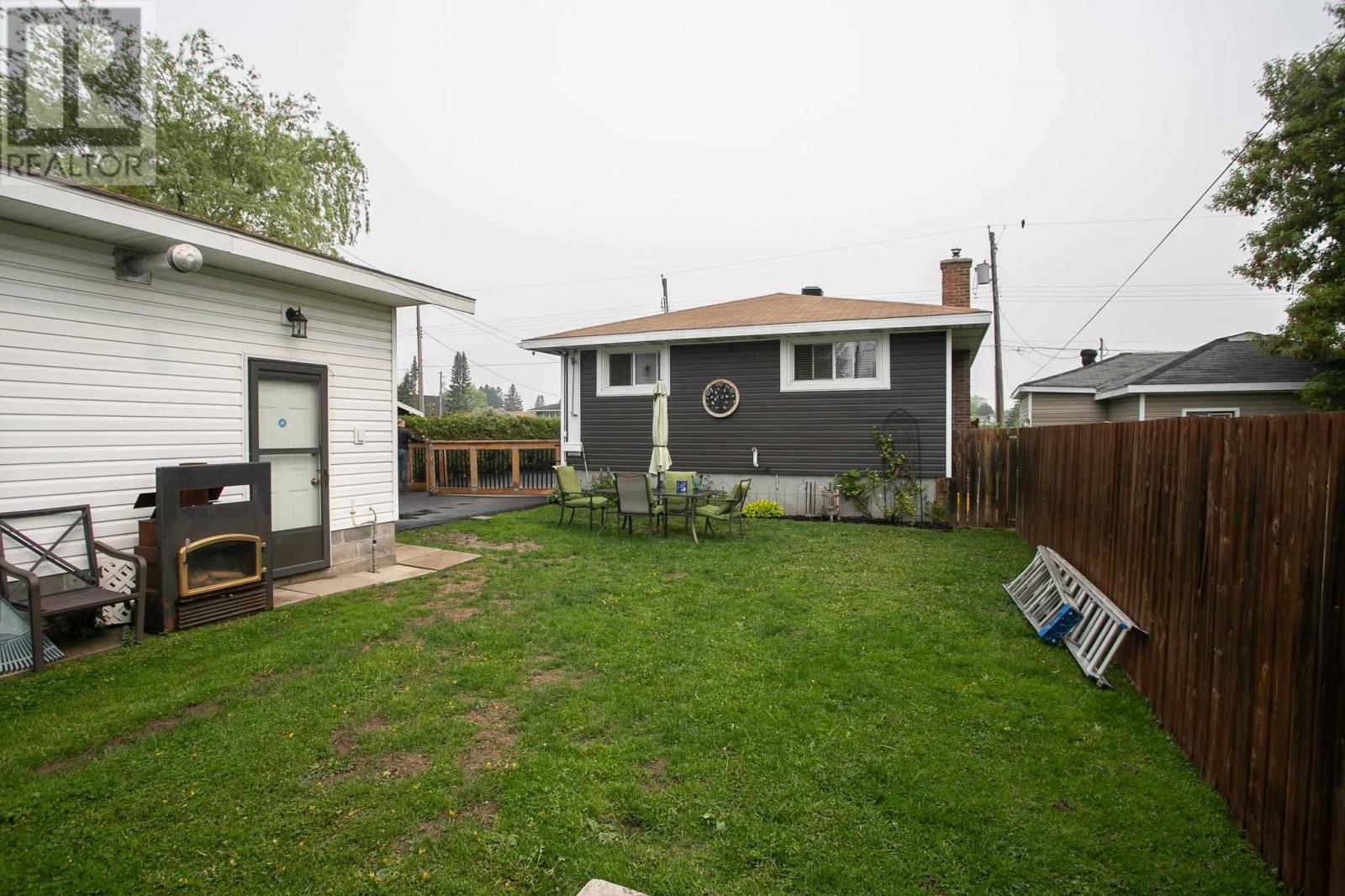 239 Selby Rd, Sault Ste. Marie, Ontario  P6C 2P6 - Photo 8 - SM251422
