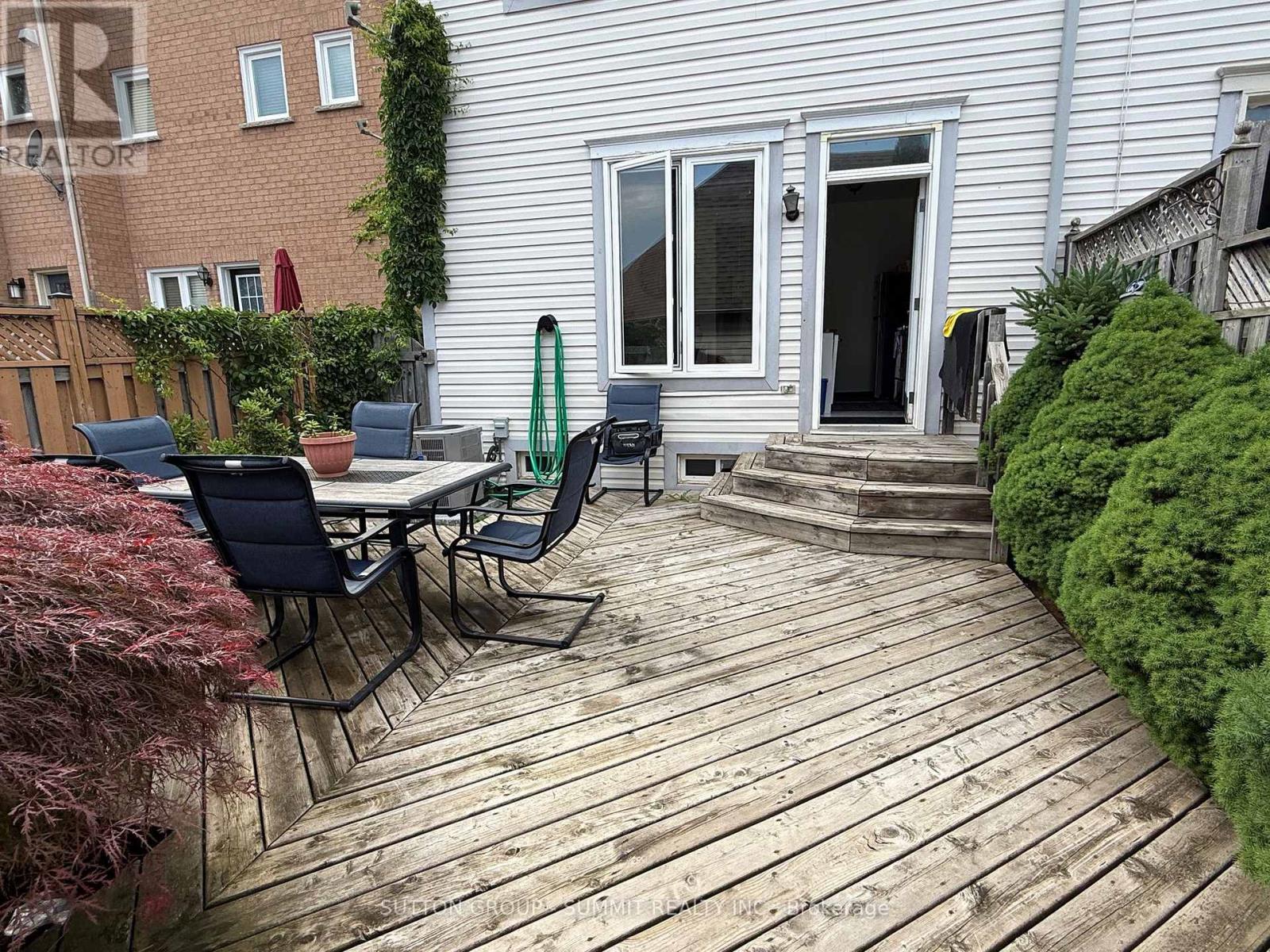 226 Glenashton Drive, Oakville, Ontario  L6H 6H5 - Photo 17 - W12207787