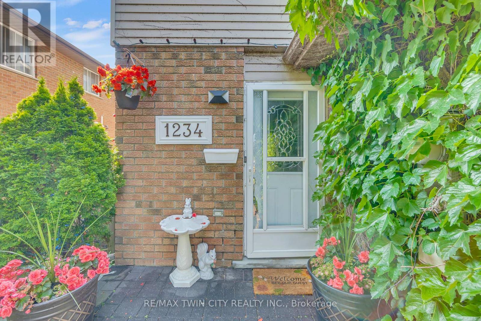 1234 Ottawa Street S, Kitchener, Ontario  N2E 1L8 - Photo 2 - X12136853