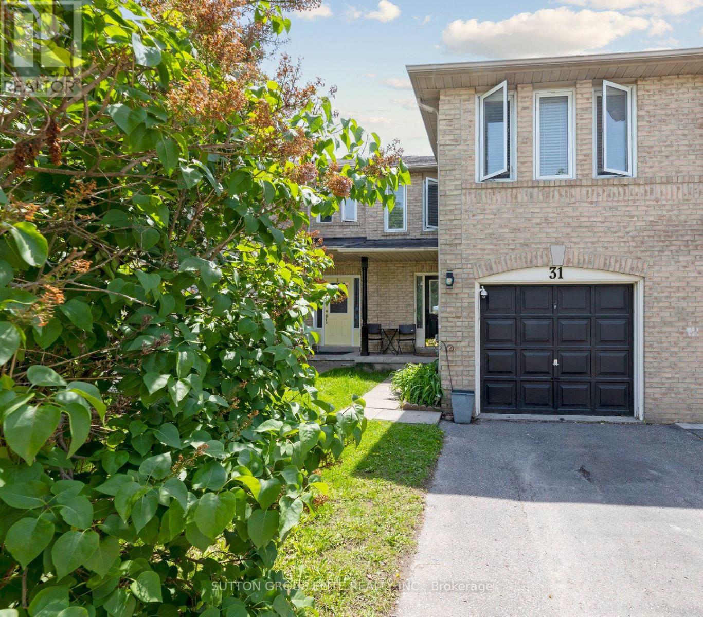 31 PINE GATE PLACE, Whitby, Ontario