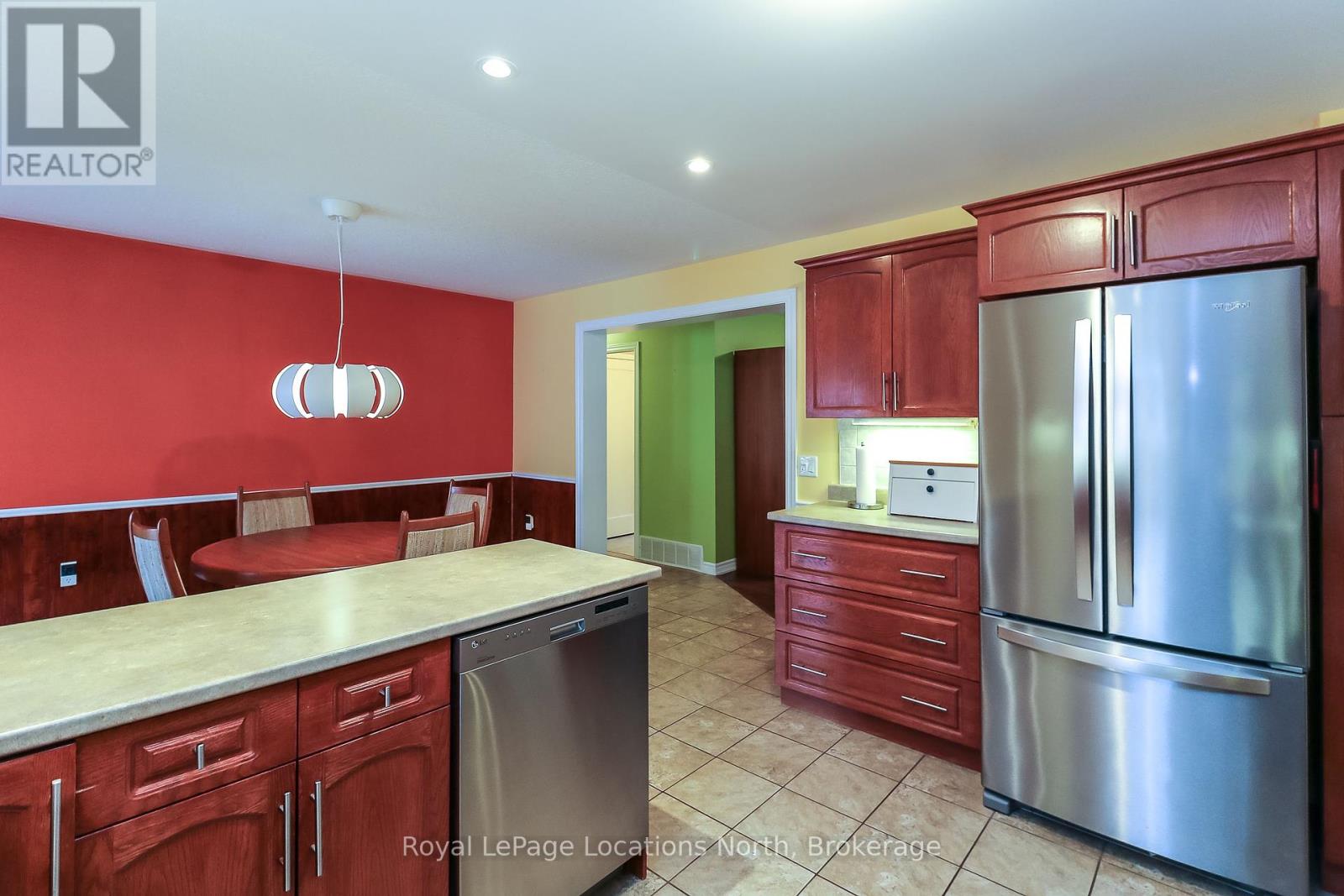7 Kentucky Avenue, Wasaga Beach, Ontario  L9Z 3A8 - Photo 14 - S12211718