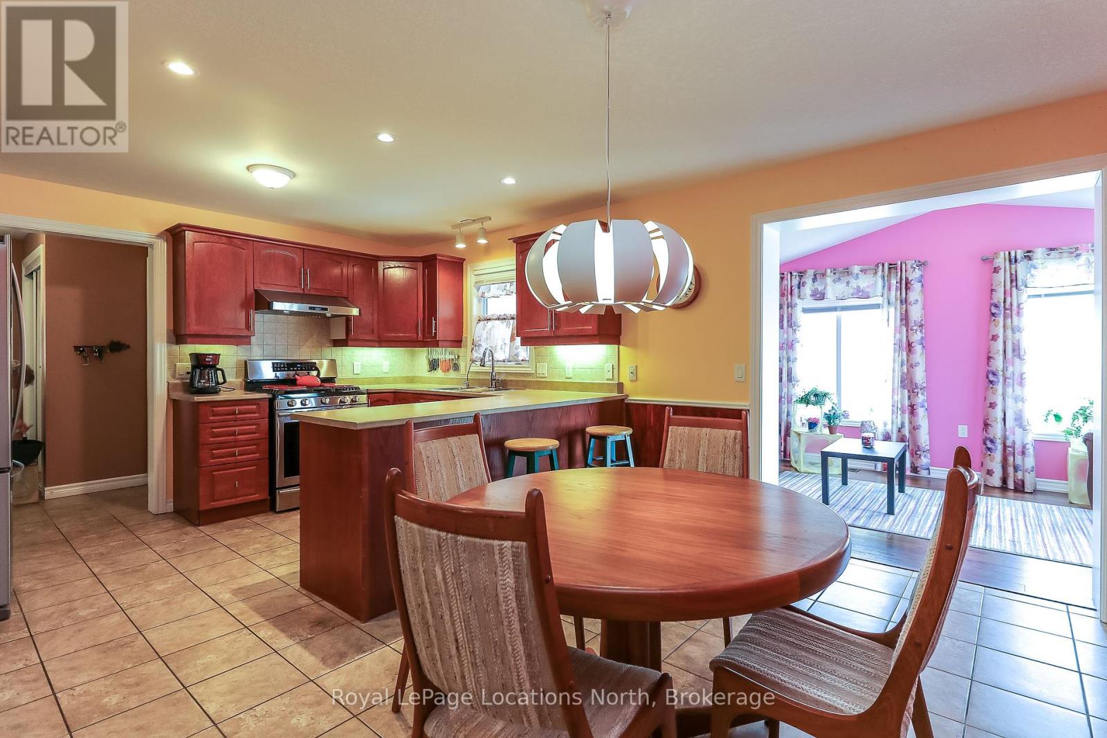 7 Kentucky Avenue, Wasaga Beach, Ontario  L9Z 3A8 - Photo 16 - S12211718